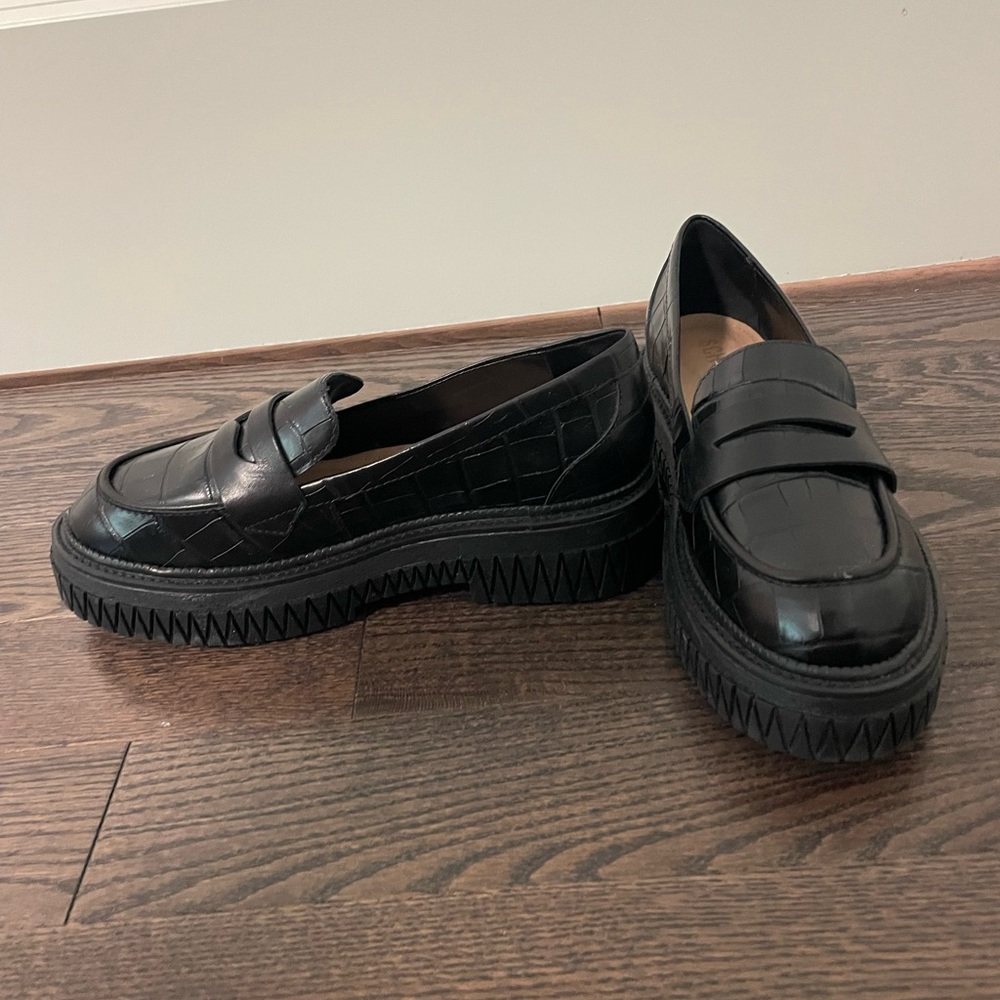 Schutz platform loafers. Never worn. Perfect for fall!!